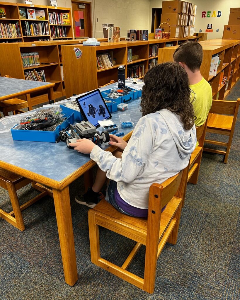 Kira Programming Robots - OffDutyNinja